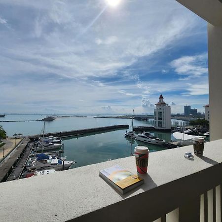 Straits Quay Marina Suites Penang By Aurorahomes Bagan Jermal Esterno foto