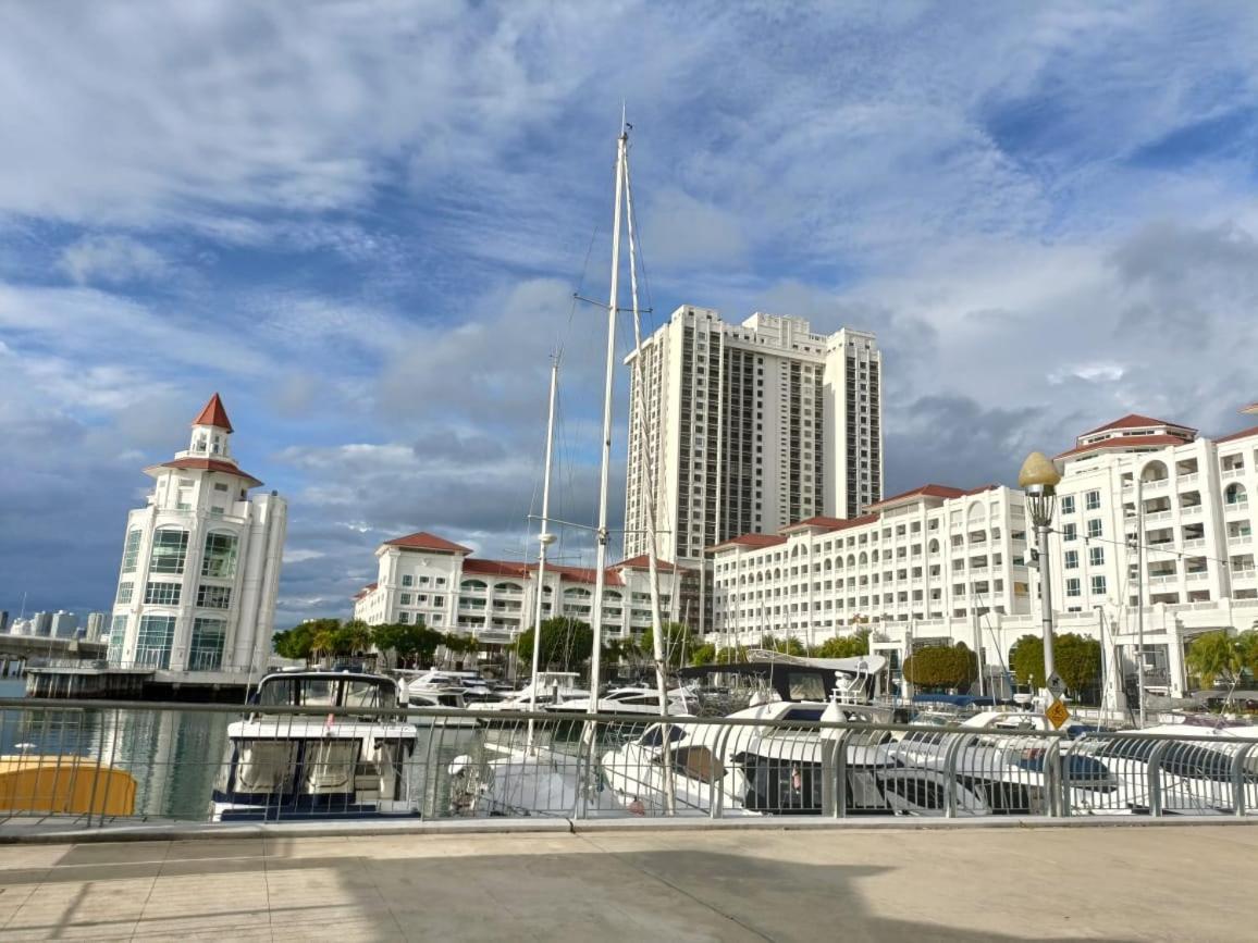 Straits Quay Marina Suites Penang By Aurorahomes Bagan Jermal Esterno foto