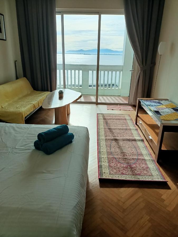 Straits Quay Marina Suites Penang By Aurorahomes Bagan Jermal Esterno foto
