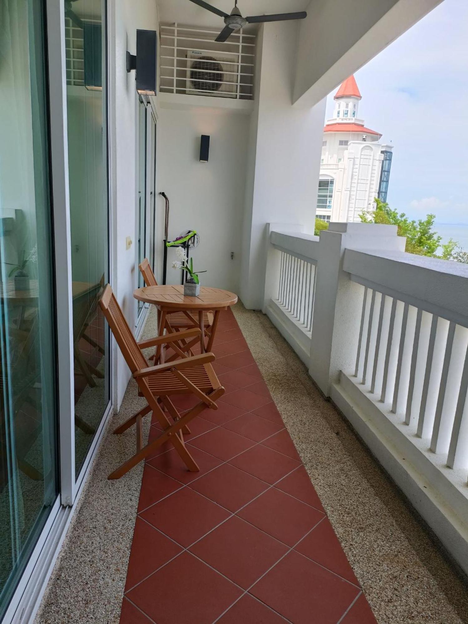 Straits Quay Marina Suites Penang By Aurorahomes Bagan Jermal Esterno foto