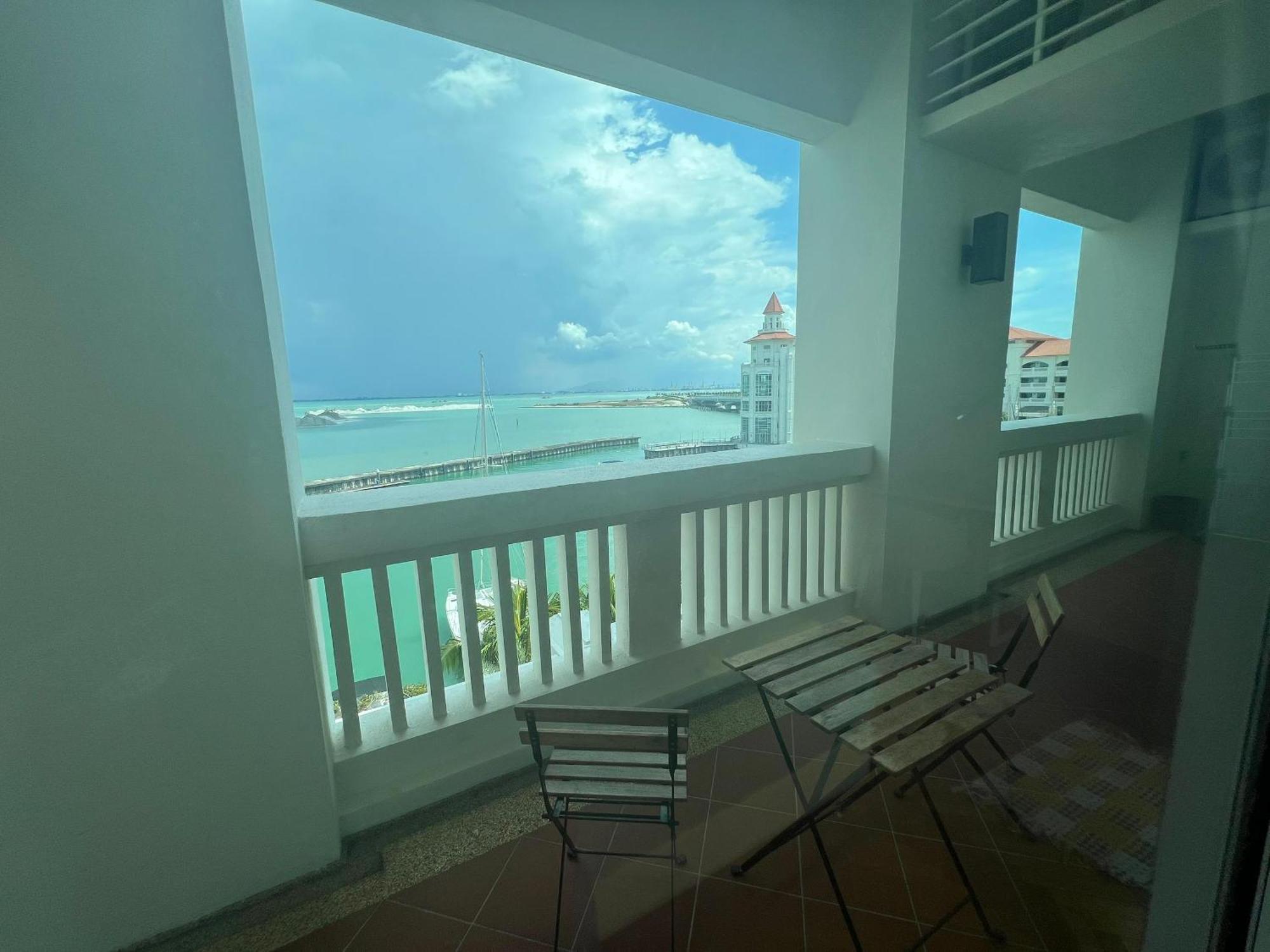 Straits Quay Marina Suites Penang By Aurorahomes Bagan Jermal Esterno foto