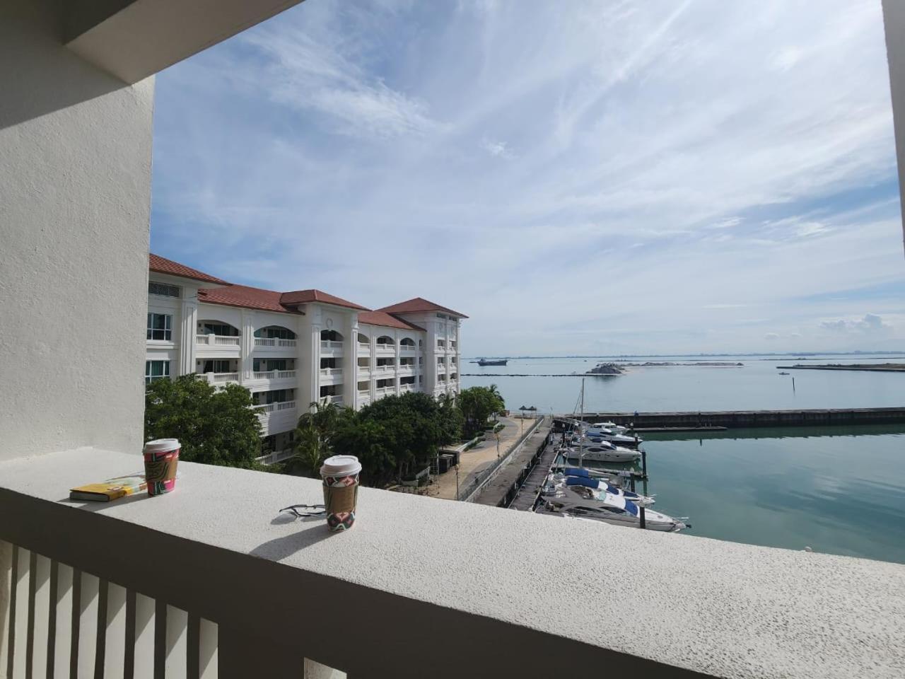 Straits Quay Marina Suites Penang By Aurorahomes Bagan Jermal Esterno foto